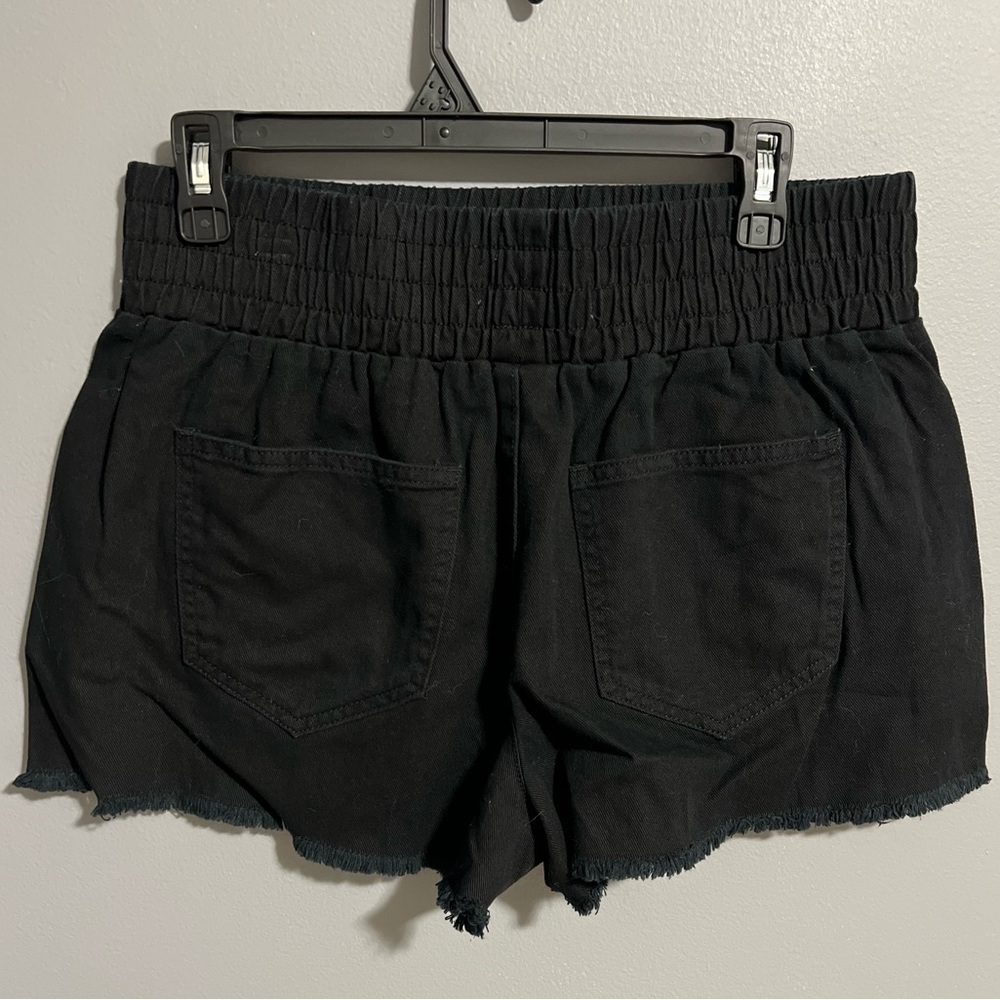 No Boundaries Jean Shorts - Picture 2 of 3